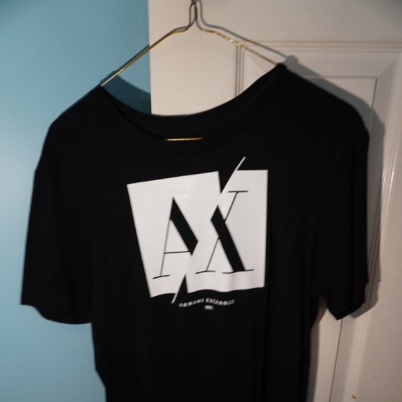 T shirts/V Necks - Picture 1 of 11